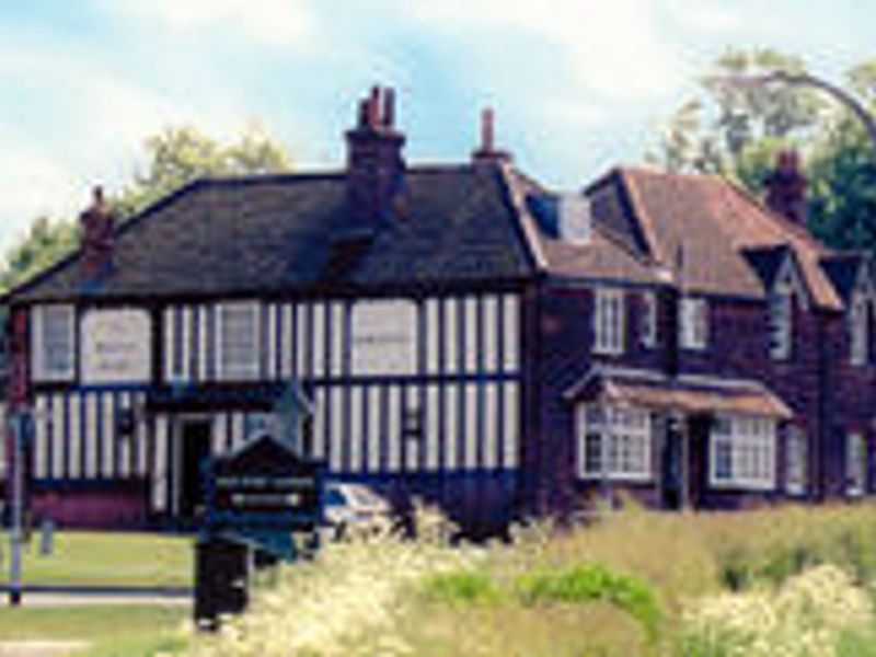 White Hart at South Mimms. (Pub). Published on 01-01-1970
