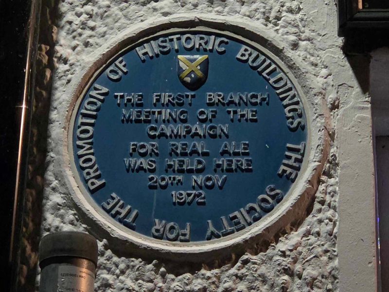 The Blue Plaque at the Farriers Arms in St Albans. (Pub, Sign). Published on 20-04-2026 