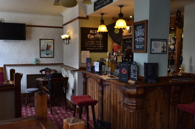 The Jolly Sailor, St Albans, Lounge bar. (Pub, Bar). Published on 01-07-2015
