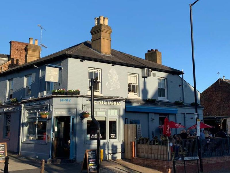Victoria at St Albans. (Pub, External, Key). Published on 01-01-1970