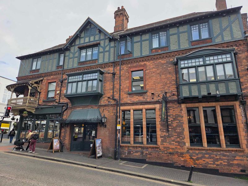 The Peahen in St Albans. (Pub, External, Key). Published on 18-04-2026