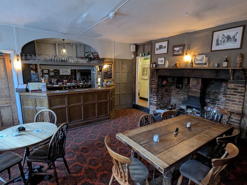 Lower Red Lion at St Albans. (Pub, Bar). Published on 04-02-2025