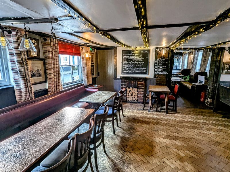 Six Bells at St Albans. (Pub, Bar). Published on 04-02-2025