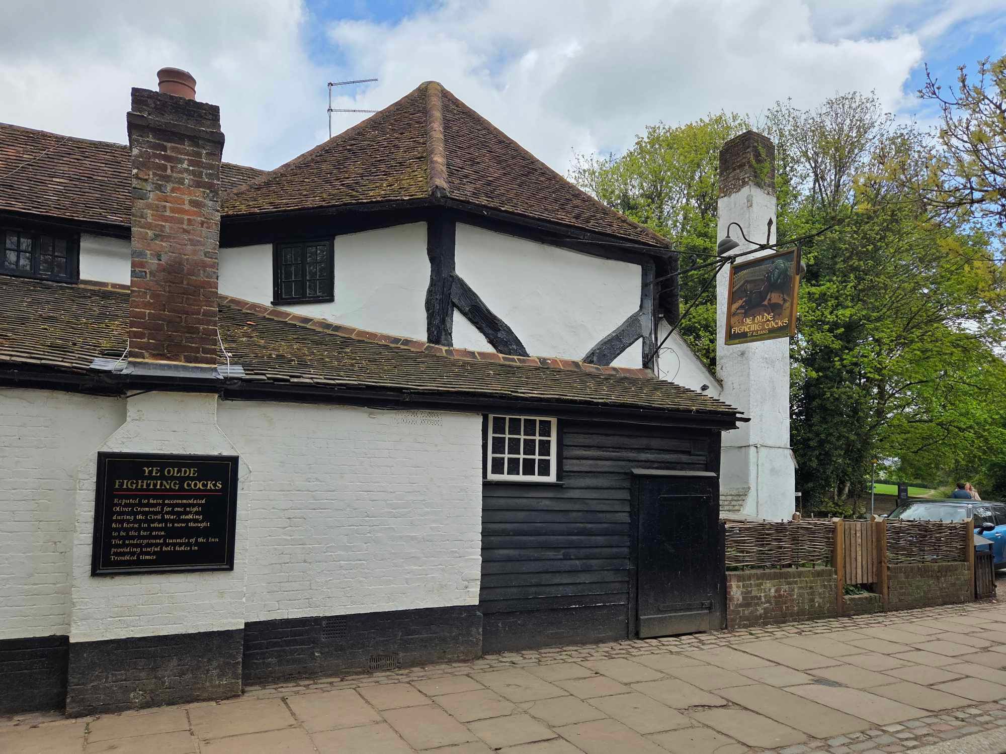The Olde Fighting Cocks in St Albans. (Pub, External). Published on 20-04-2026