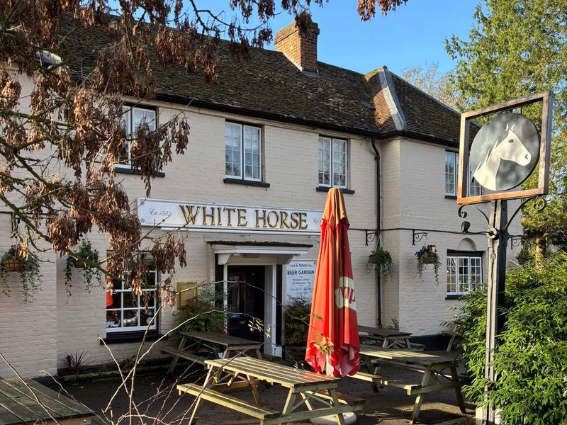 White Horse at Hertingfordbury. (Pub, External, Key). Published on 26-11-2025