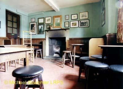 Right Room. (Pub, Bar). Published on 13-03-2017