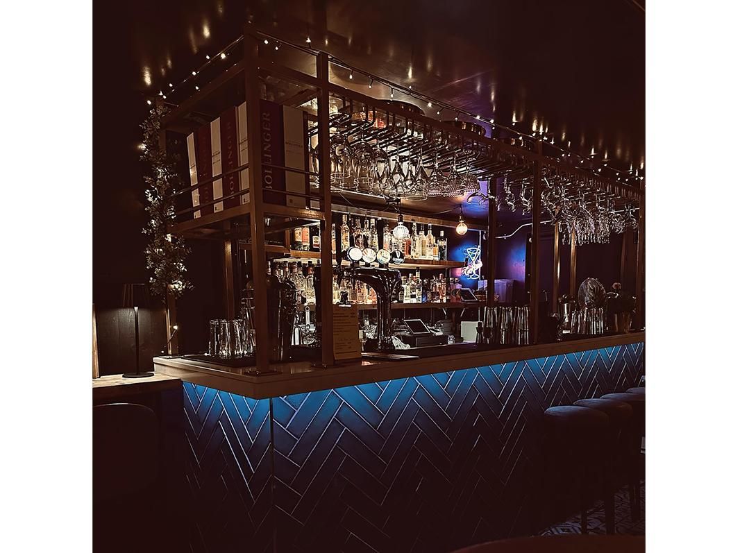 (Pub, Bar). Published on 03-02-2024
