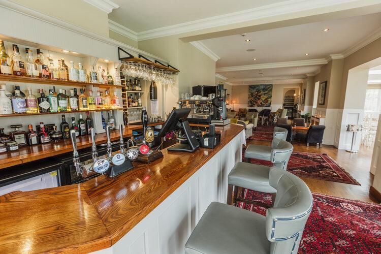(Pub, Bar). Published on 23-04-2024