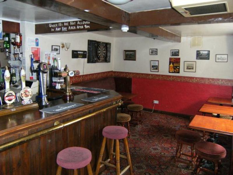 (Pub, Bar). Published on 30-07-2016