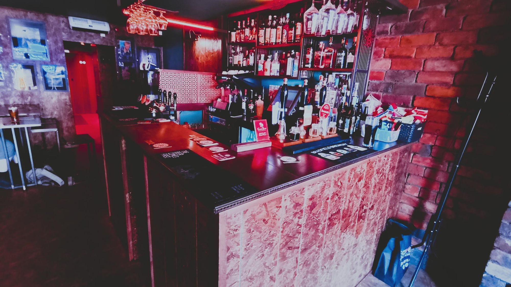 (Pub, Bar). Published on 25-05-2026