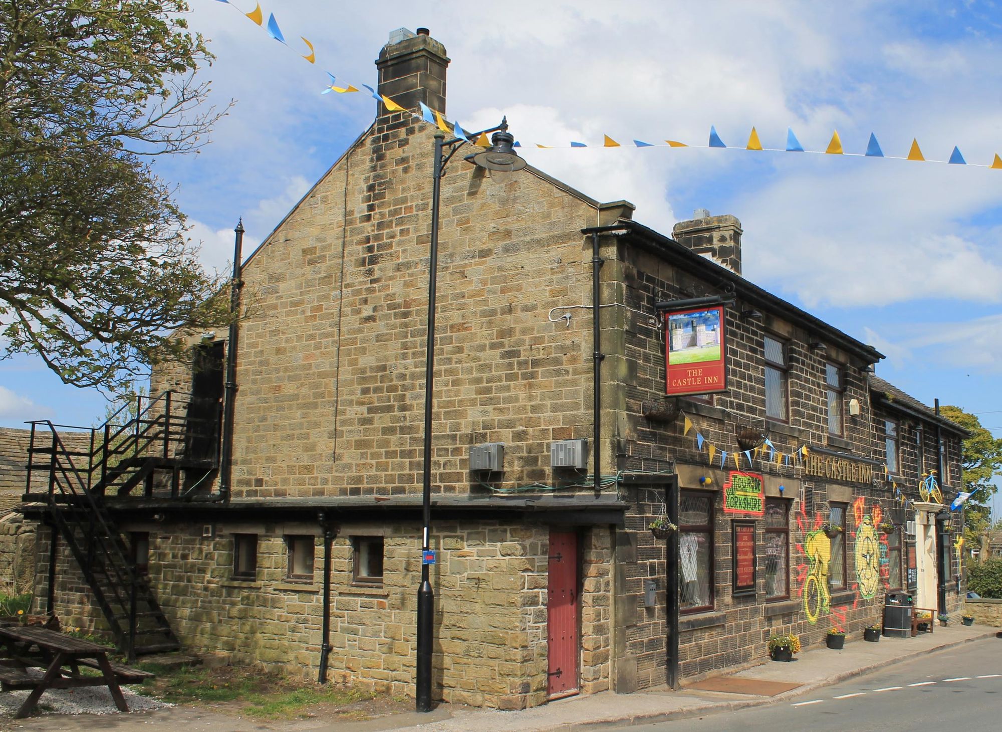 Tour de Yorkshire 2017. (Pub, External). Published on 03-05-2017