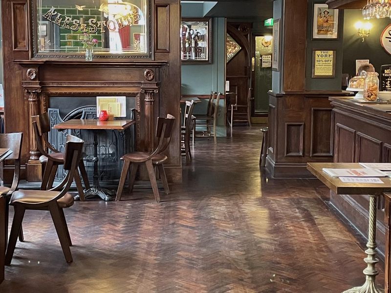 York Hotel: internal. (Pub). Published on 25-05-2025 