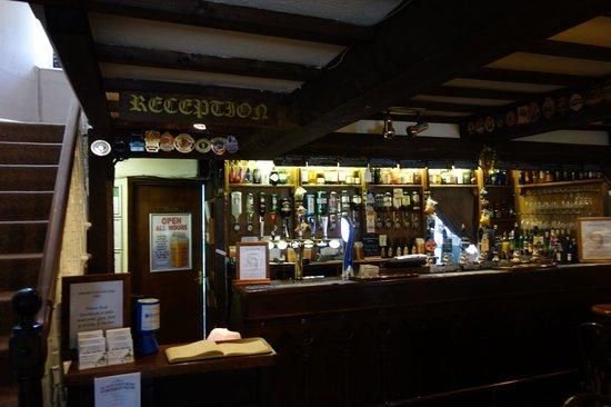 (Pub, Bar). Published on 10-07-2016