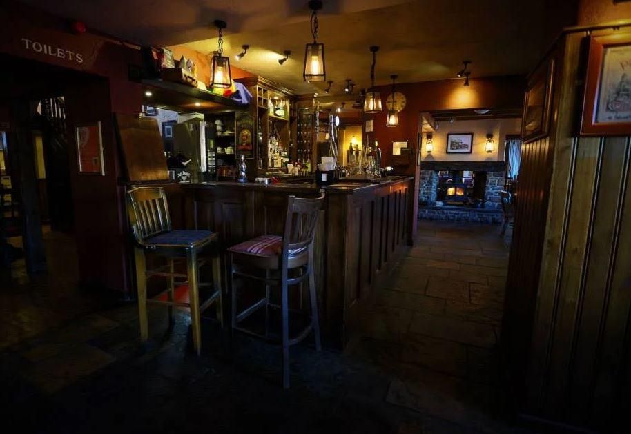 (Pub, Bar). Published on 05-03-2022