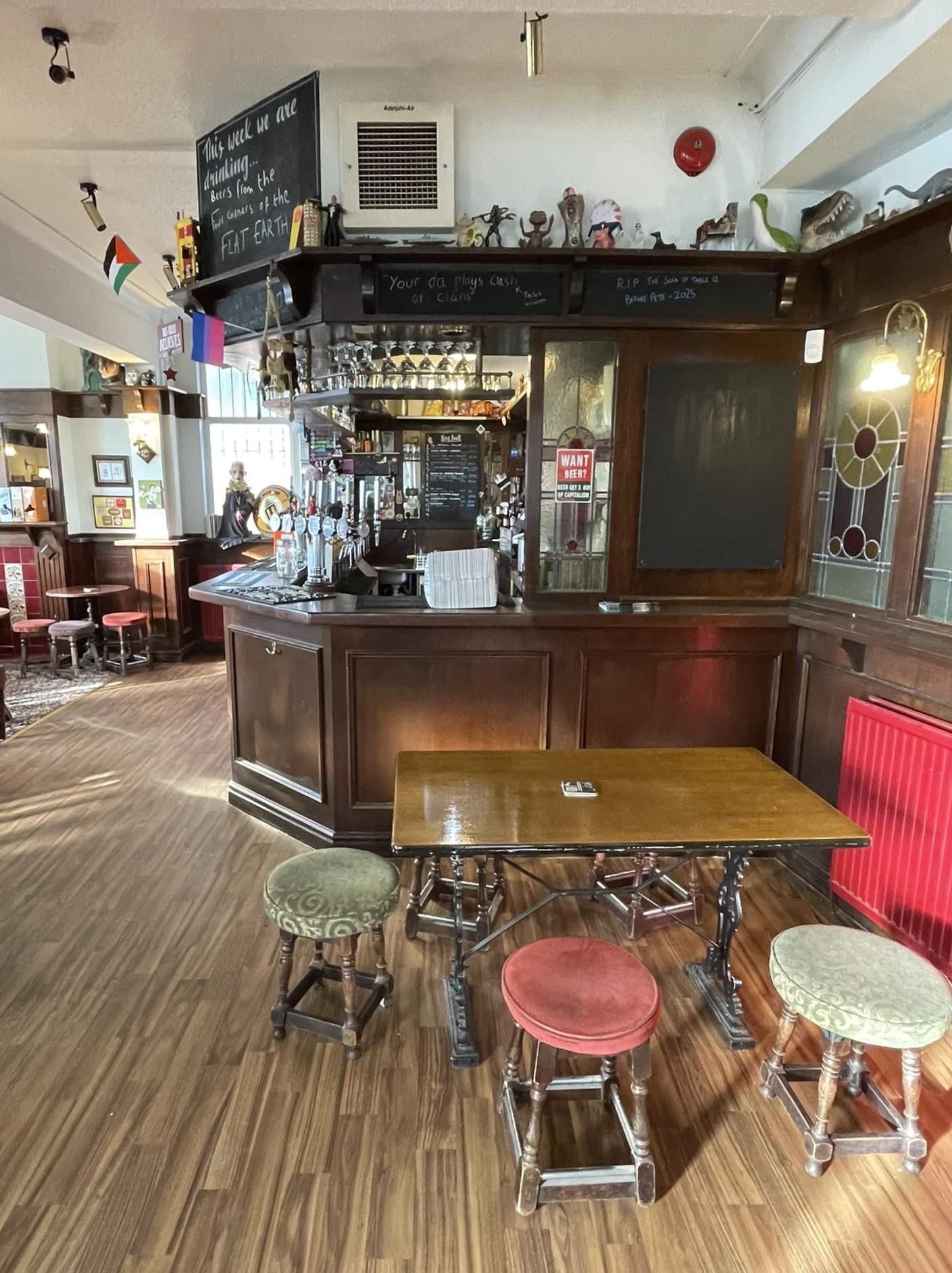 Seating area near the bar. (Pub). Published on 18-01-2025