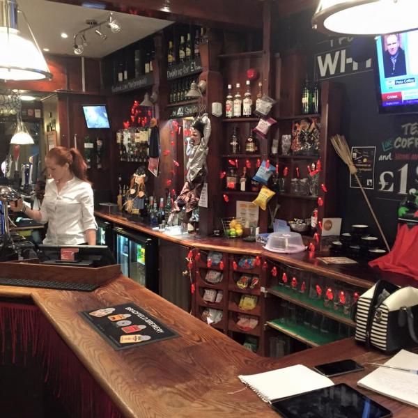 (Pub, Bar). Published on 31-07-2016