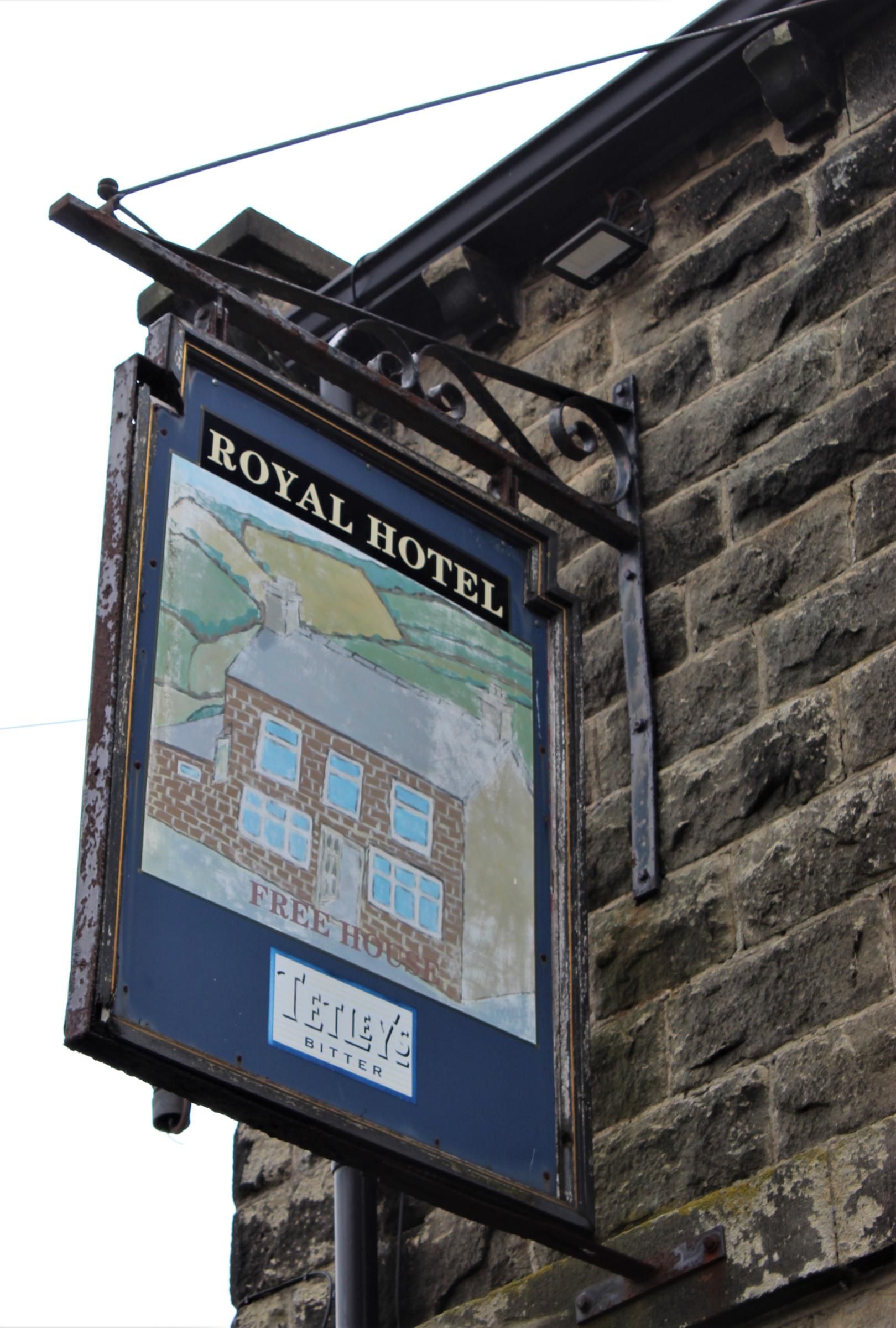 Royal Pub Sign. (Pub, External, Sign). Published on 27-07-2023