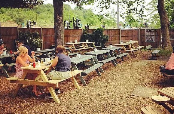 (Pub, Garden). Published on 12-02-2017
