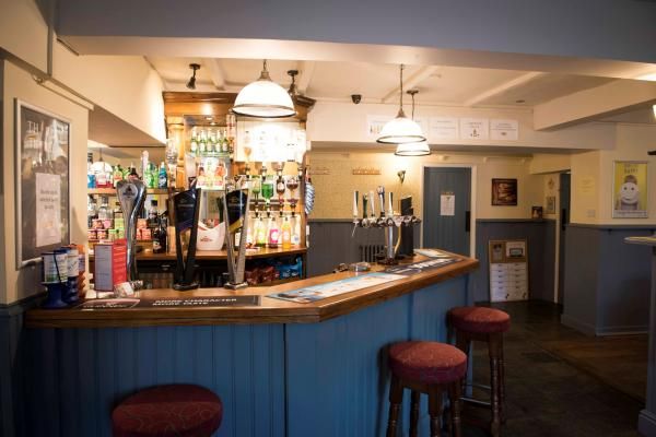 (Pub, Bar). Published on 10-06-2016