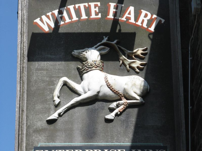 White Hart: April 2011. (Sign). Published on 07-03-2022