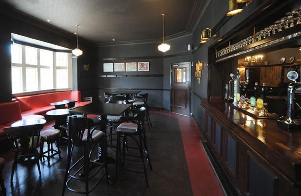 (Pub, Bar). Published on 06-08-2016