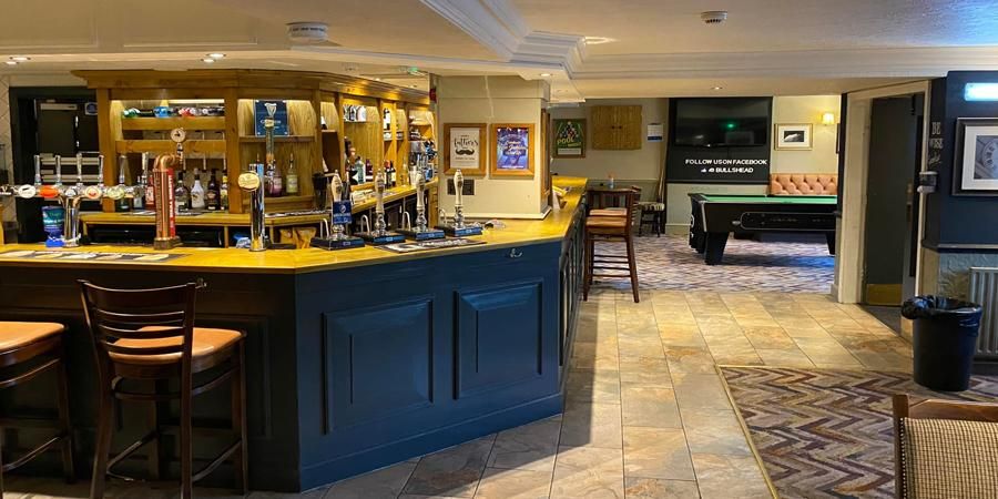 (Pub, Bar). Published on 16-08-2022