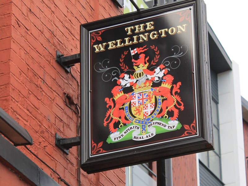 (Pub, External, Sign). Published on 07-11-2016