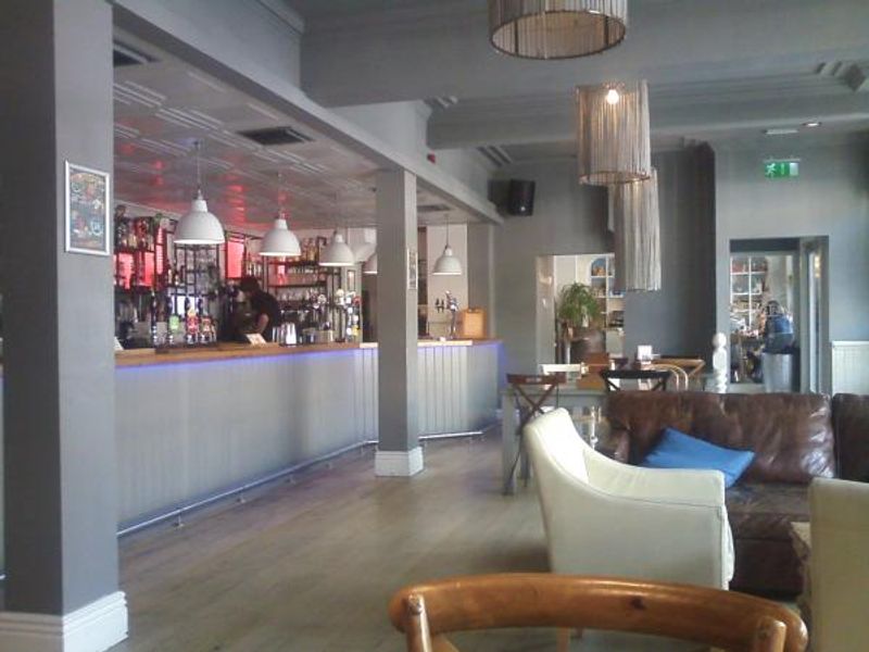 (Bar, Restaurant). Published on 30-09-2013