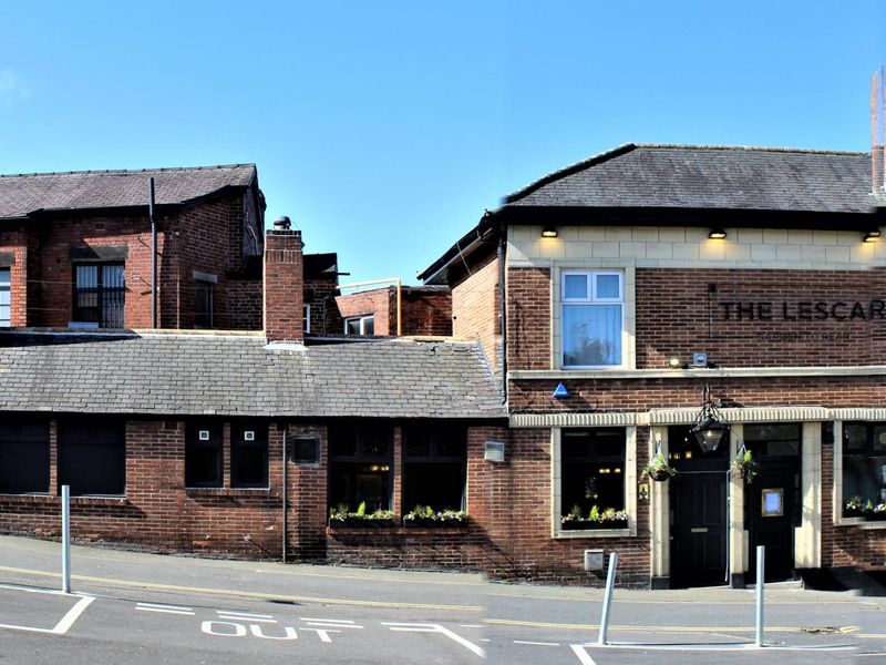 The Lescar, as seen from the side.. (Pub, External). Published on 19-03-2022