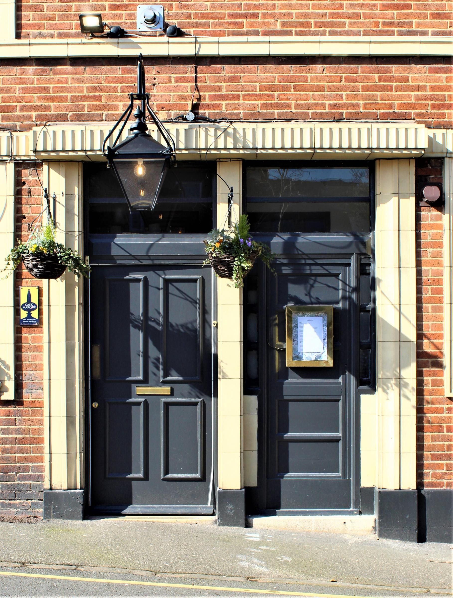 Lescar Side Door 2022. (Pub, External). Published on 19-03-2022