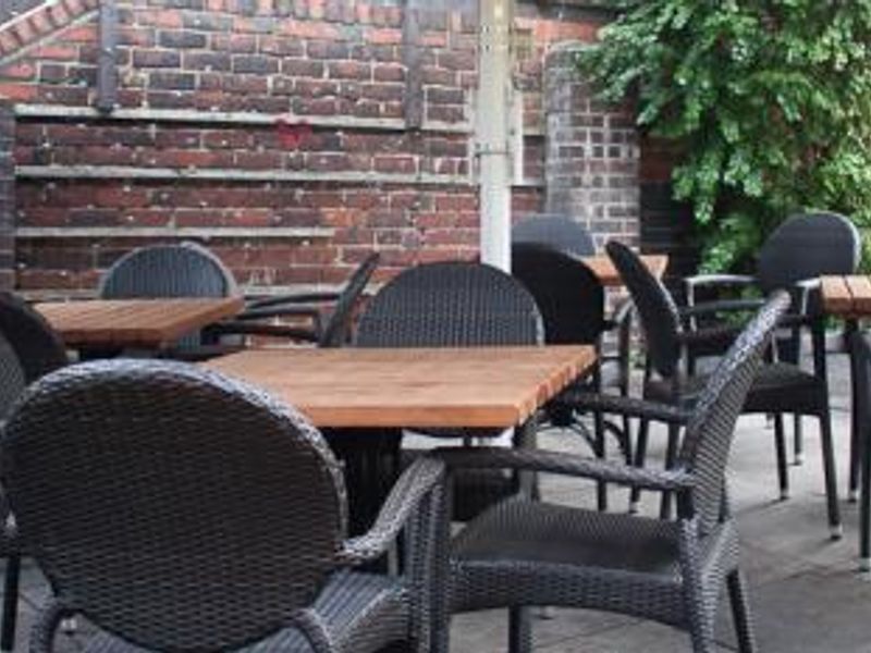 (Pub, Garden). Published on 18-06-2016 