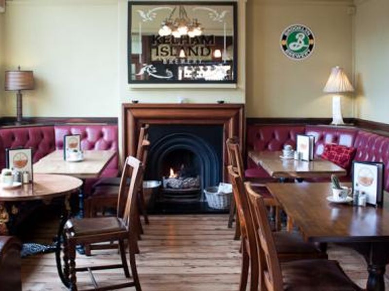 Sung c2010. (Pub, Bar). Published on 19-06-2016 