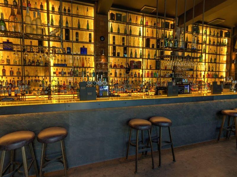 (Pub, Bar). Published on 28-11-2021 