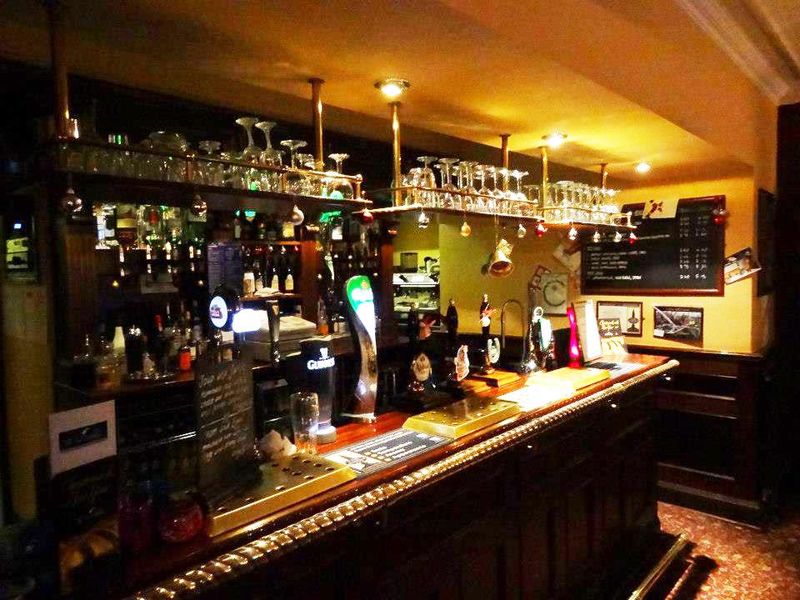 (Pub, Bar). Published on 16-12-2017