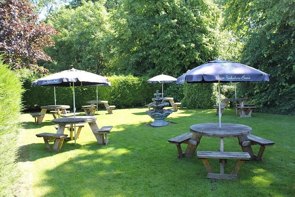 (Pub, Garden). Published on 22-03-2017