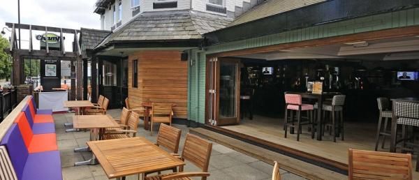 (Pub, Garden). Published on 19-06-2016