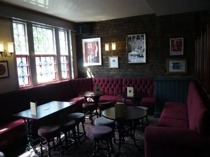 Before Spring 2022 rebranding. (Pub, Bar). Published on 19-06-2016