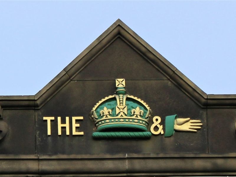 The Crown and Glove logo. (Pub, External, Sign). Published on 19-02-2021