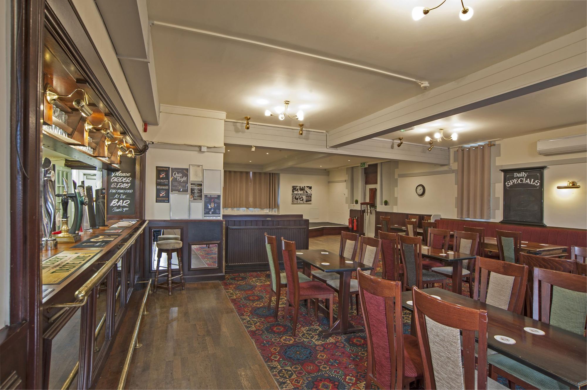 Lounge Bar. (Pub). Published on 23-07-2018