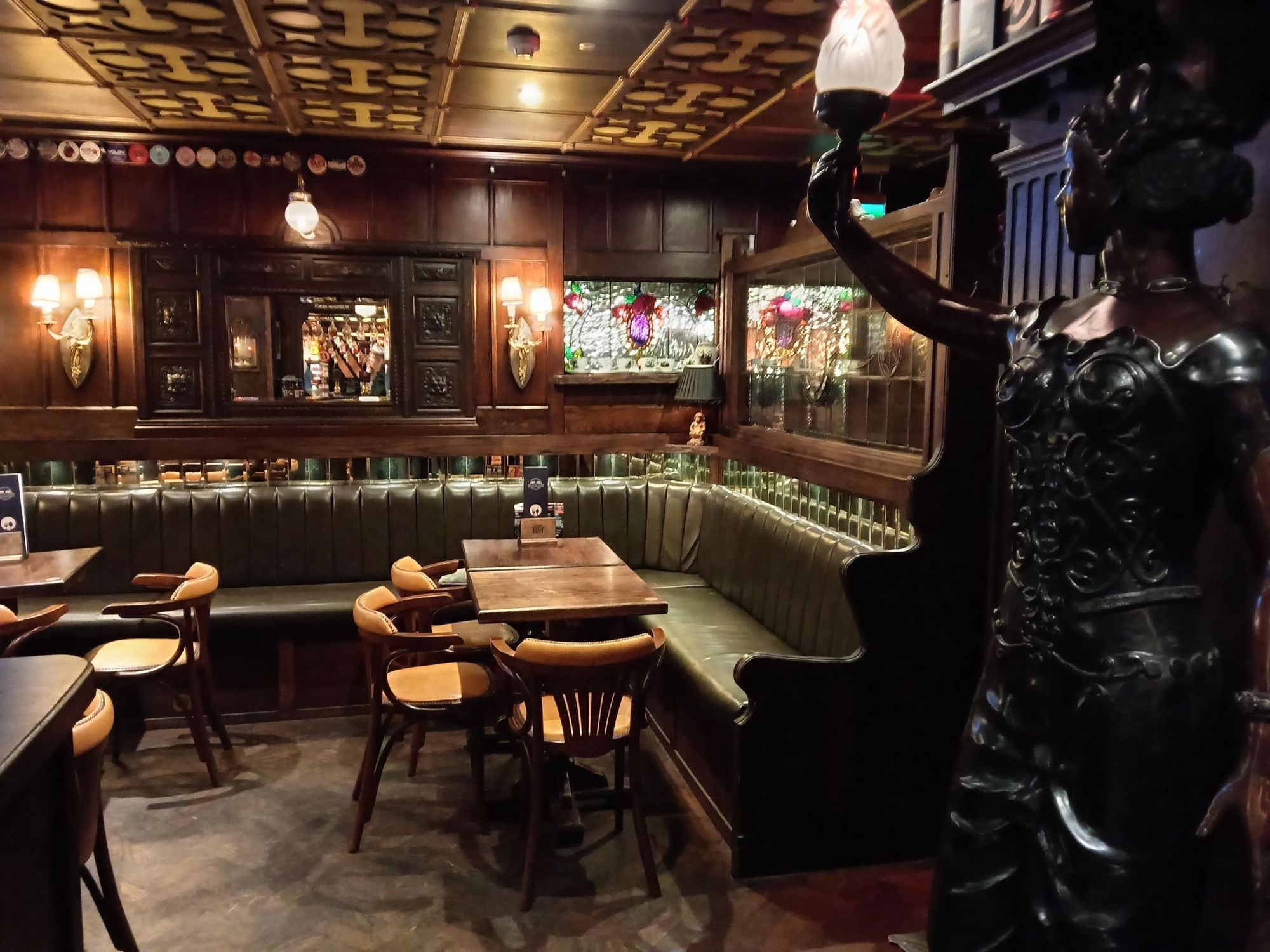 (Pub, Bar). Published on 19-11-2025