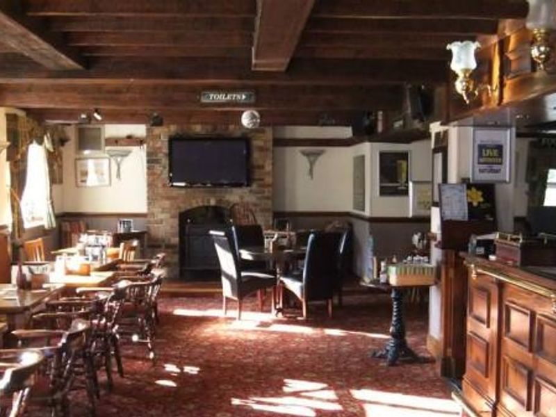 (Pub, Bar). Published on 10-08-2016
