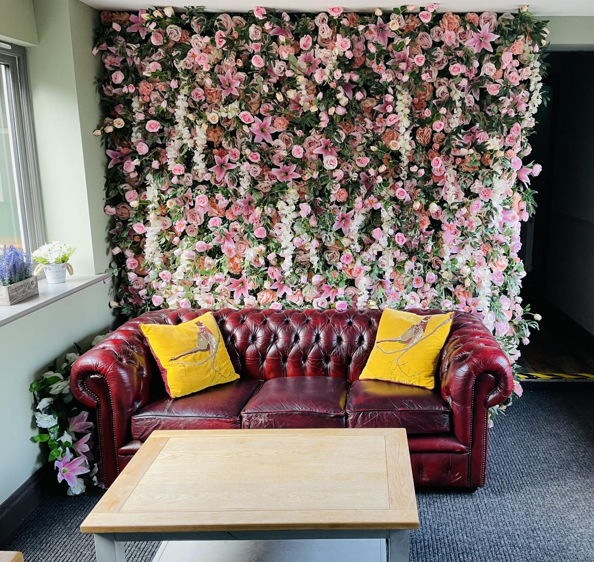A comfy sofa. (Pub). Published on 30-01-2023