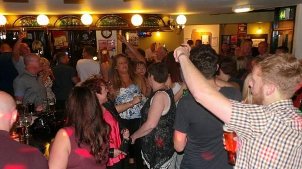 (Pub, Customers, Party). Published on 12-06-2016