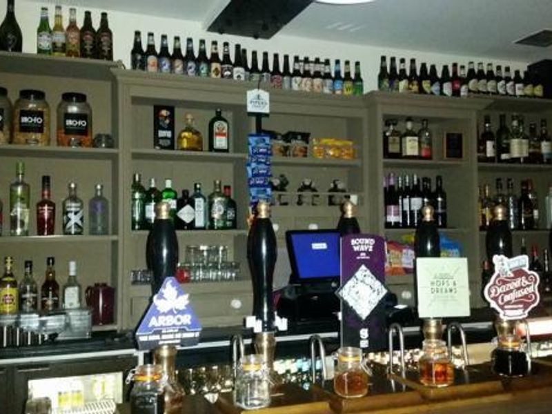 (Pub, Bar). Published on 30-07-2016