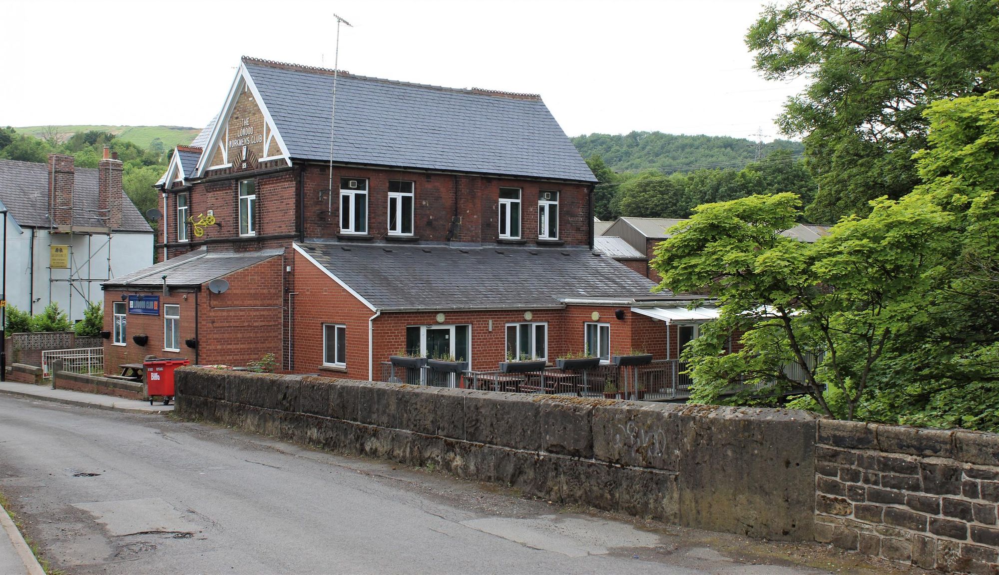 Lowood Club, adjacent to the River Don. (Pub, External). Published on 25-06-2021