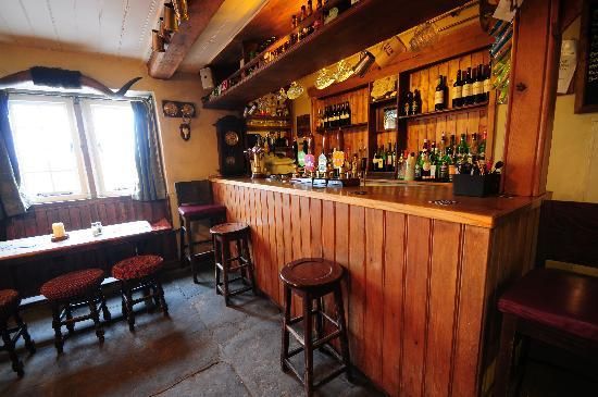 (Pub, Bar). Published on 25-07-2016