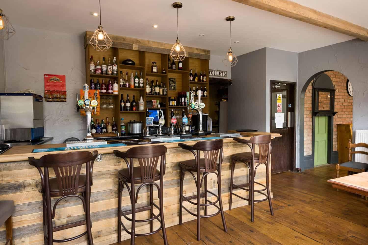 (Pub, Bar). Published on 12-02-2022