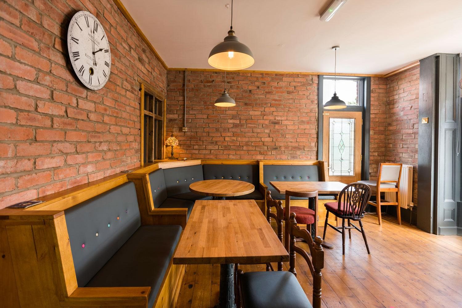 (Pub, Restaurant). Published on 12-02-2022