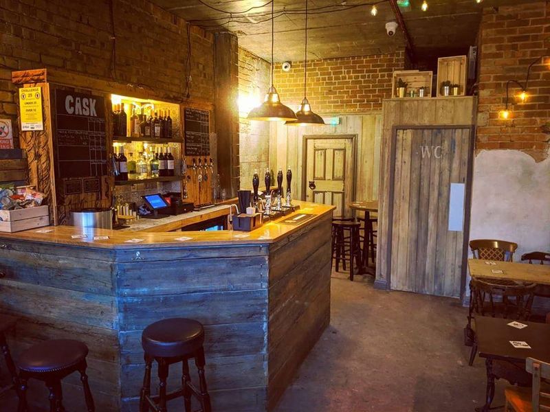 (Pub, Bar). Published on 21-01-2020