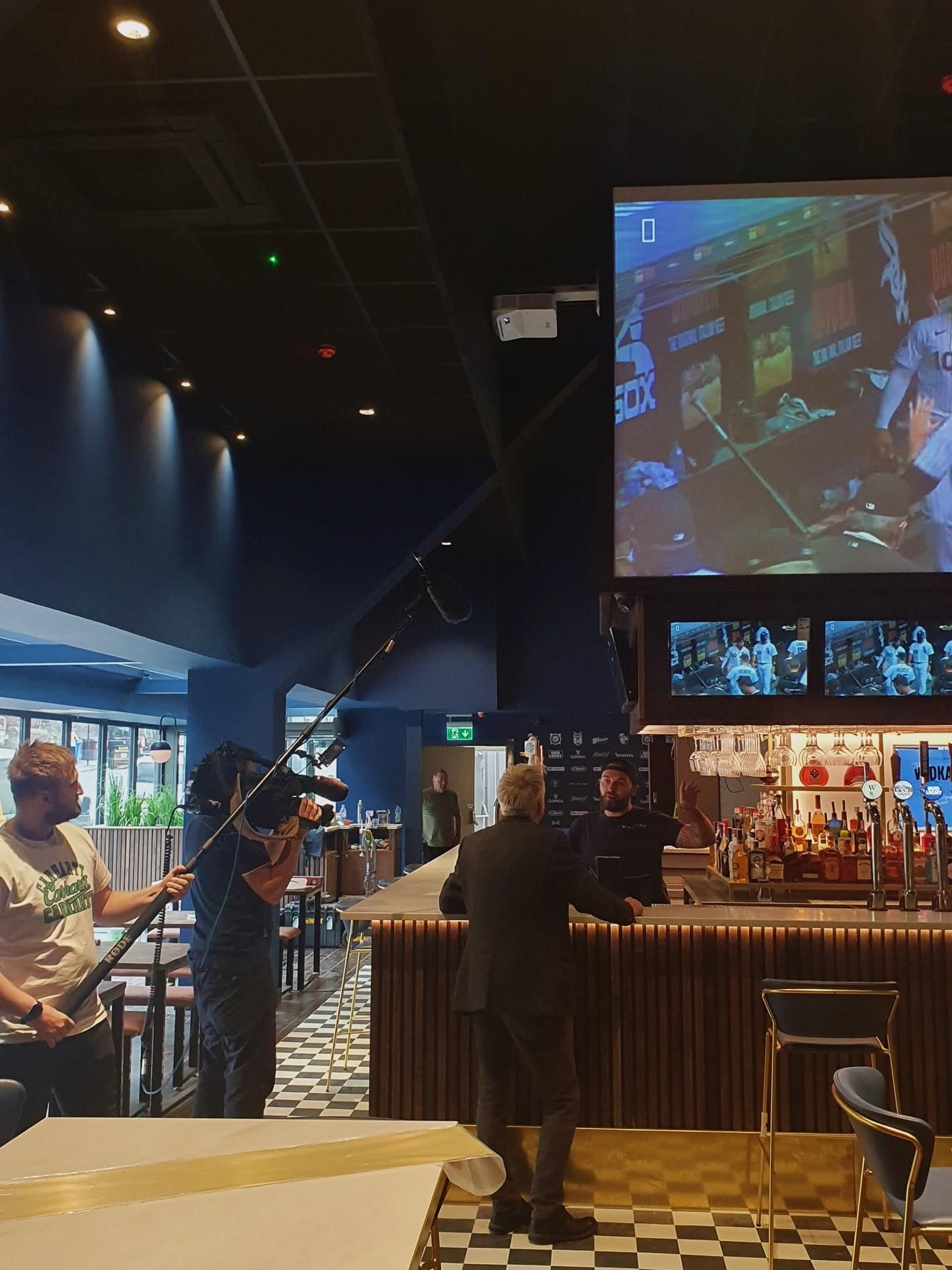 (Pub, Bar). Published on 26-10-2020